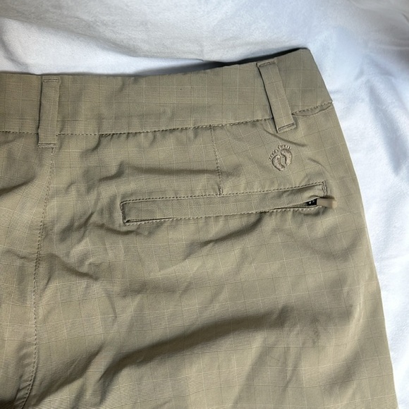 HANG TEN SHORTS SIZE(32) - Picture 8 of 8